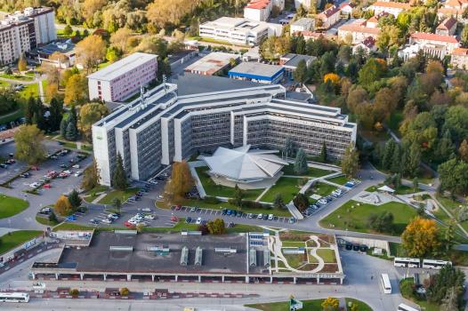 budova Technickej univerzity vo Zvolene - letecká fotografia
